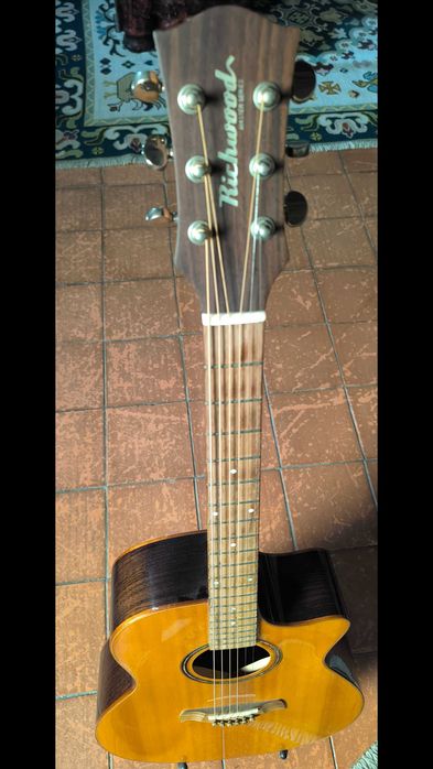 Guitarra Folk Richwood como nova.