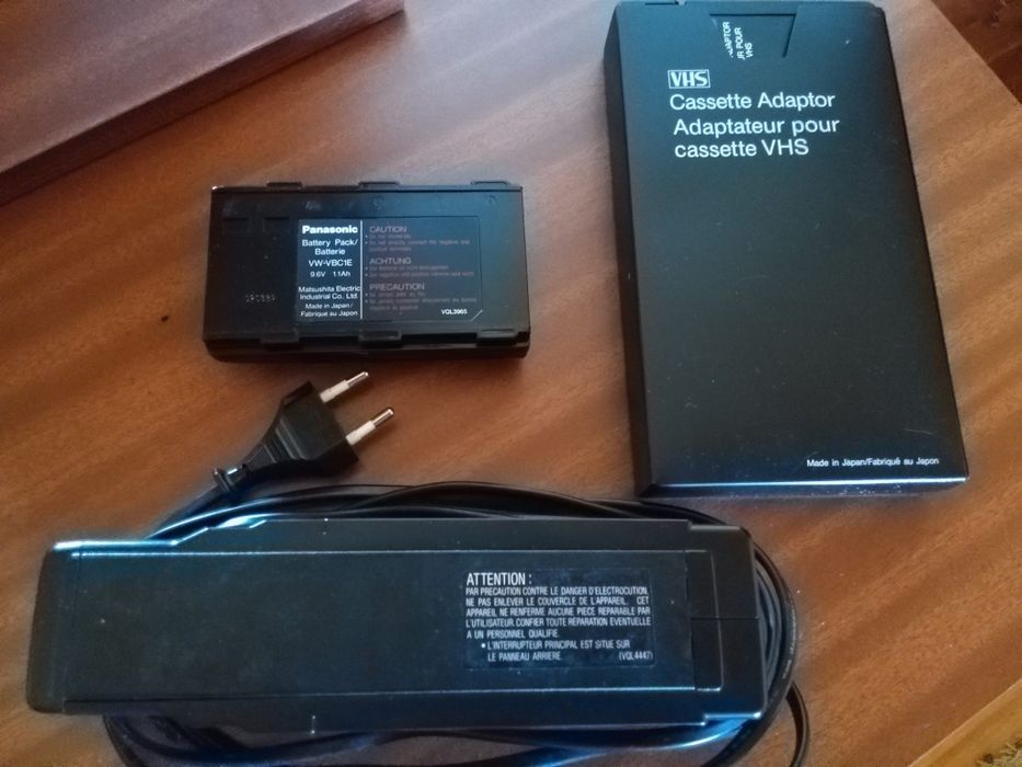 Câmara de Vídeo Panasonic NV-MC30 VHS-C Hi-Fi Stereo + Mala Original e Acessórios