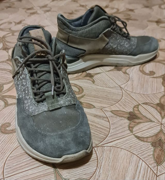 Женские кроссовки Ессо gore tex