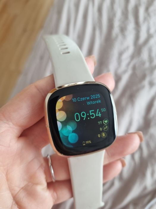 Smartwatch Fitbit Sense złoty