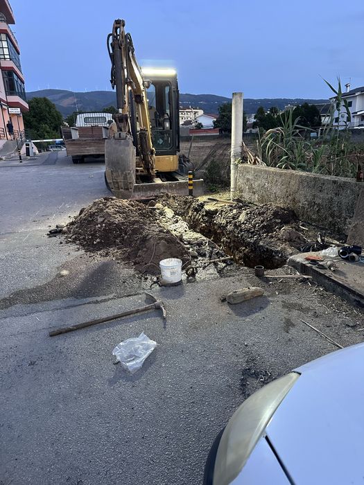 Servicos de giratoria e entulhos