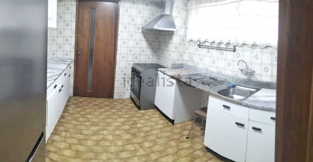 Quarto Individual Mobilado - Antas - Porto