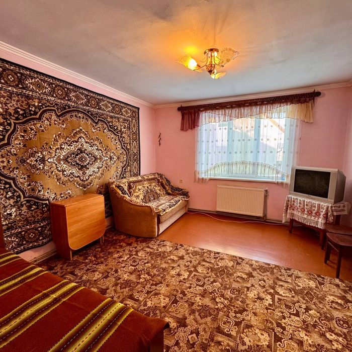 Продаж двох цегляних будинків із санвузлом 168м2 + 61сот землі