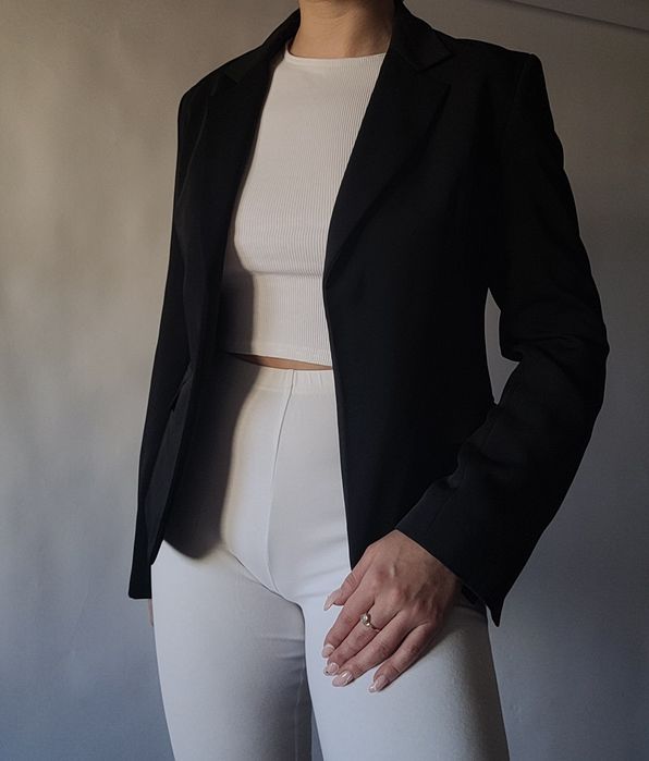 Czarna elegancka marynarka żakiet monnari basic 40 L