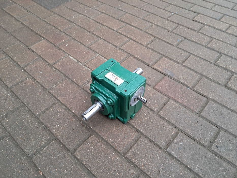 Przekładnia, reduktor obrotów, przełożenie   1 do 6.2  .Wysyłka