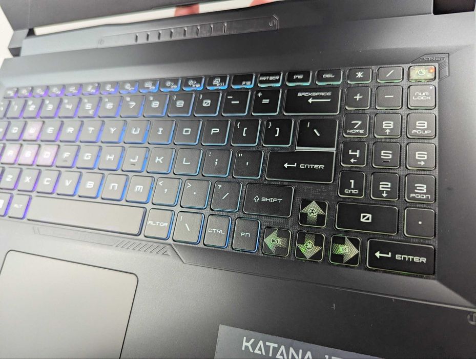 LAPTOP GAMINGOWY MSI Katana RTX 4060 Intel i7-12650H 144 hz