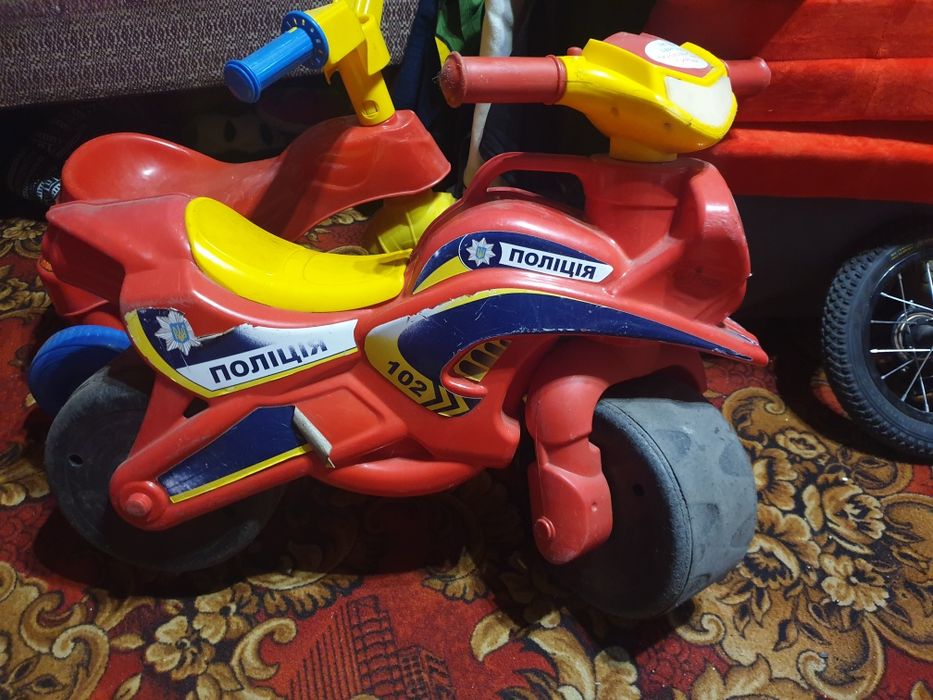 Дитячий толокар,  триколісний велосипед