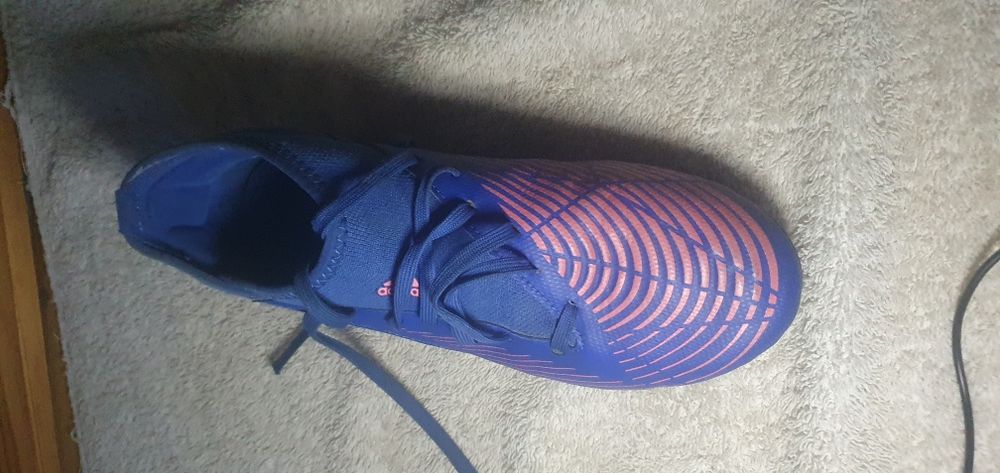 Футбольні бутси adidas predator