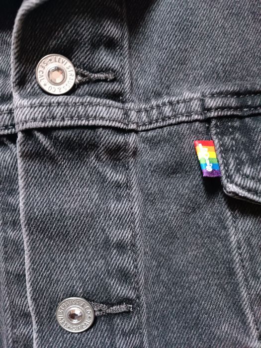 Джинсова куртка Levis Limited Edition «Radical Love»