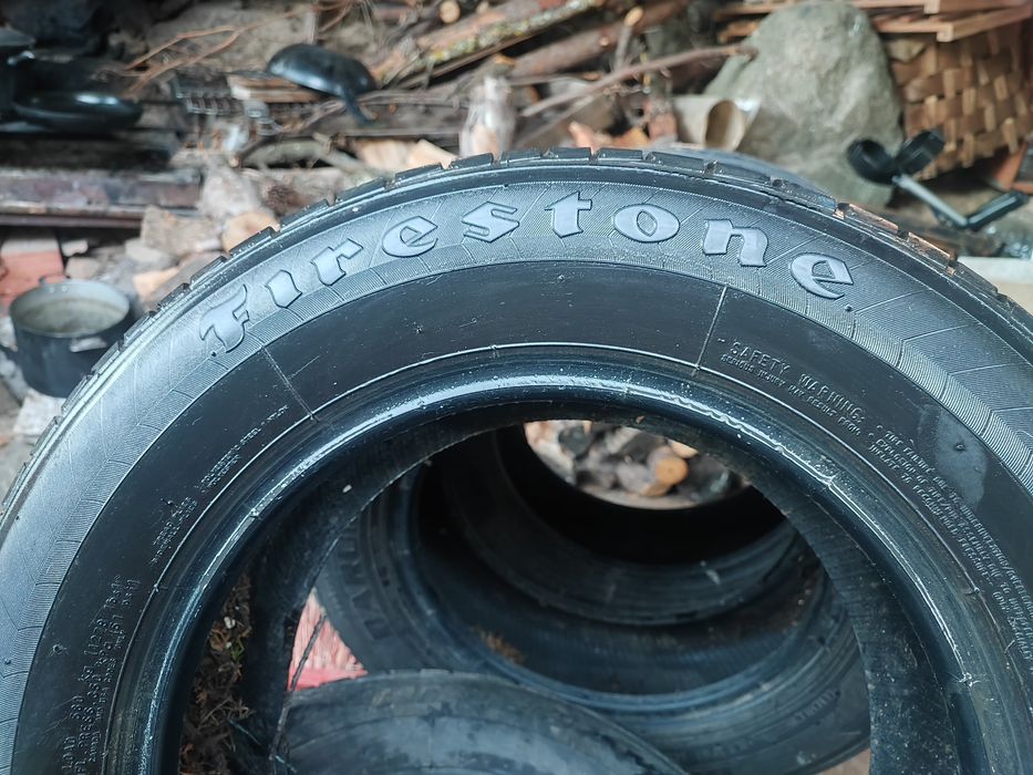 Pneus 2 marca Bravuris y 2 marca firestone  195/65 R  14•89 H