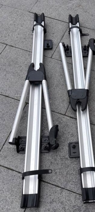 2x Belka rowerowa Thule zamykana na klucz
