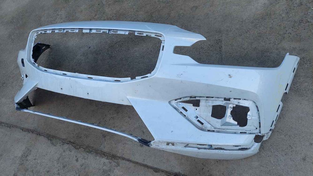 Volvo V60 CC бампер передній