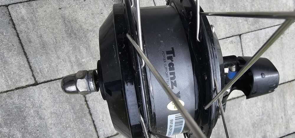 Felga aluminiowa obręcz rowerowa 28" z dynamem Tranz X