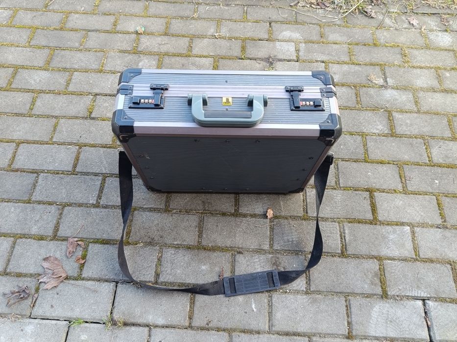 Walizka narzędziowa elektryka