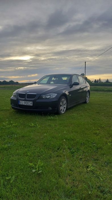 Czarne BMW e90 2.0 150km benzyna