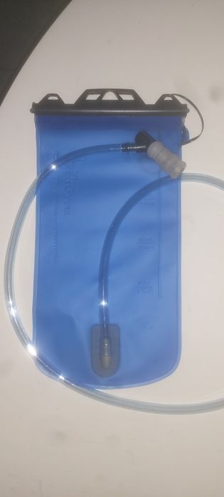 Vendo mochila de hidratação Kalenji 5L, c/ bolsa hidratação