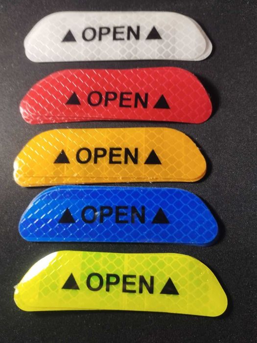 светоотражающие наклейки на двери машины