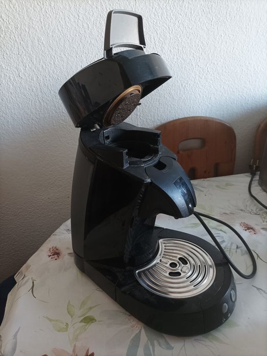 Кавоварка на капсули і каву мелену