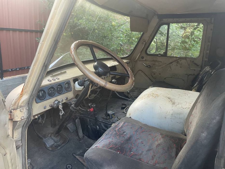 Продам УАЗ  3303