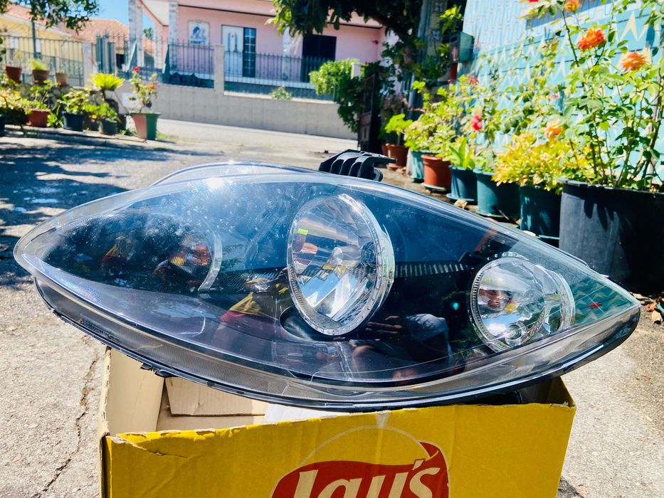 Faróis frontais Seat Altea