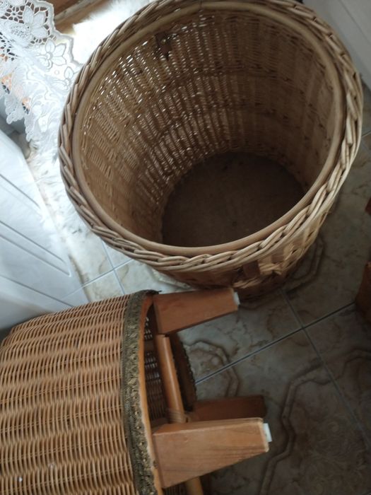 Pufa,kosze,ratan,wiklina cena za 4 sztuki