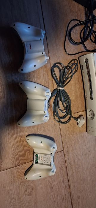 Xbox 360 60gb 3 pady + kinect