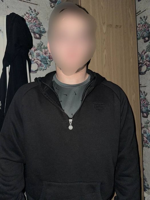 Продам кофту lonsdale