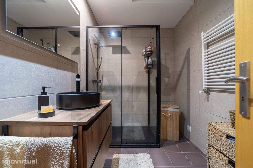 Apartamento T3 com Suite, Arrecadação e Garagem para 3 Carros