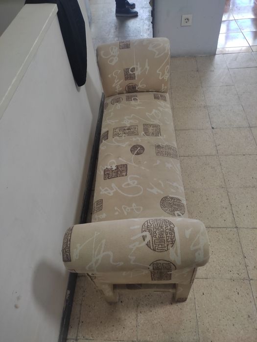 Banco de pé de cama oriental