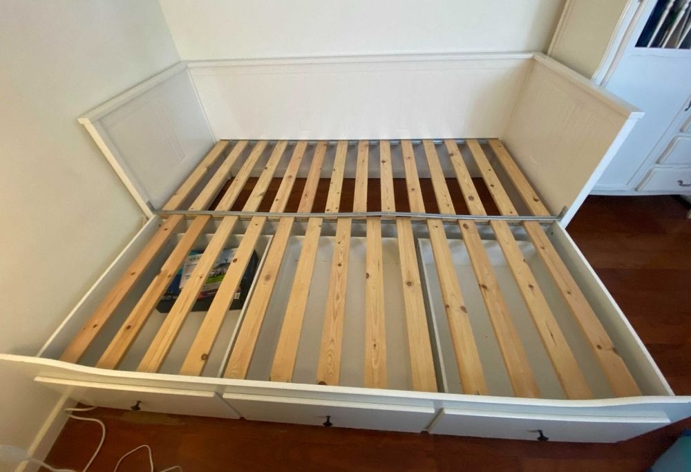 Cama Hemnes Ikea Branca Bom Estado + 2 Colchões