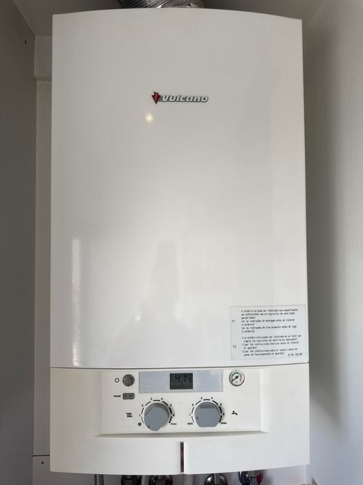 Caldeira Vulcano Lifestar (Gás Natural) — Excelente Estado (Pronta a Instalar)