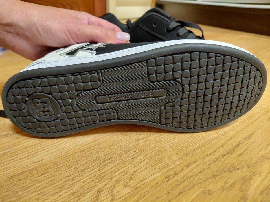 Кросівки  взуття Dcshoecousa 37 оригінал нові