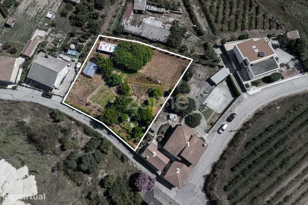 Terreno com 2184m2 em Sande São Clemente, Guimarães