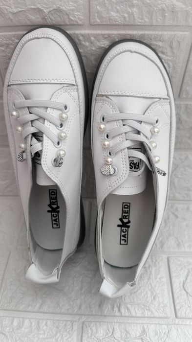 Легесенькі ,зручні кеди