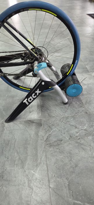 Велотренажер Tacx Bushido