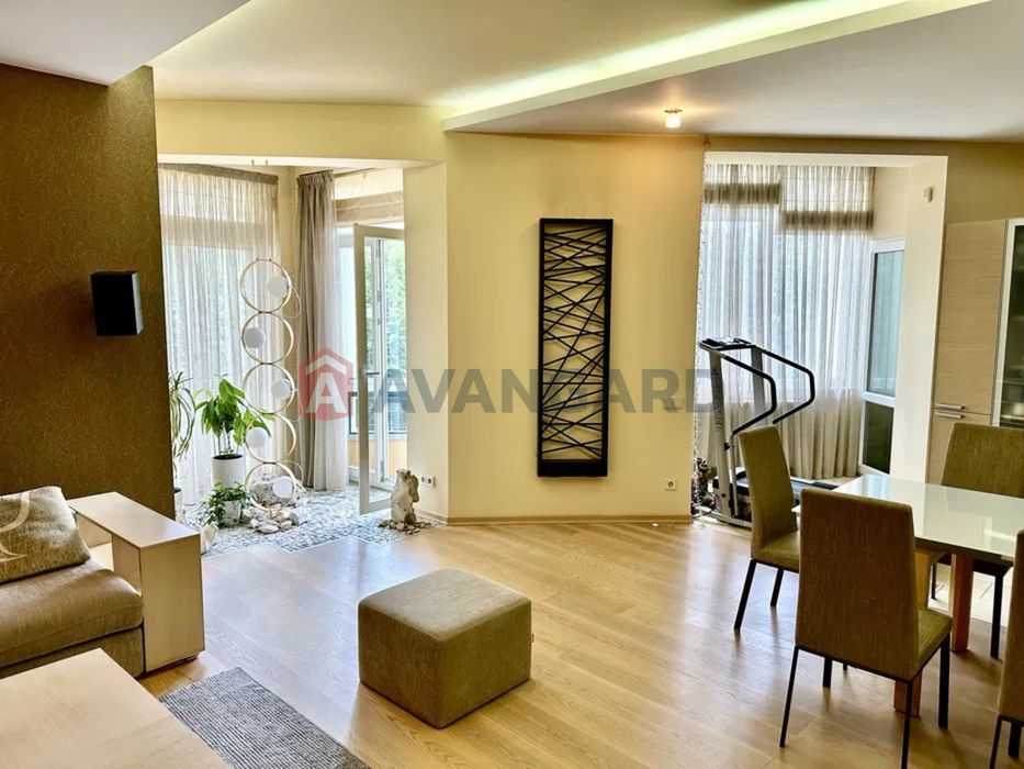 Простора елітна квартира 154 м² у парковій зоні Погулянки