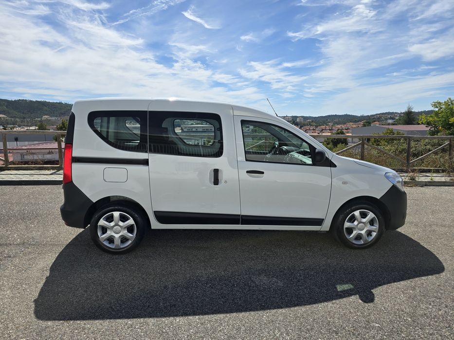 Dacia Dokker 1.5 DCI 95cv 5 Lugares Essential Nacional 2020 1 Dono