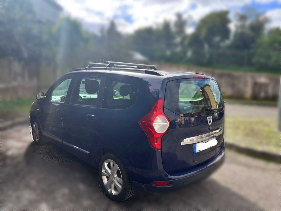 Dacia Lodgy - Ideal para família, trabalho e transporte!