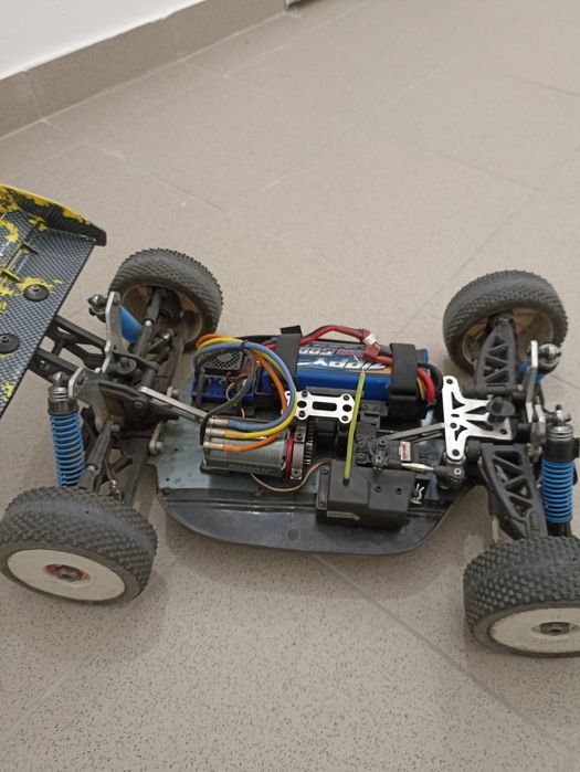 Carro RC elétrico 1/8. Vendo ou troco