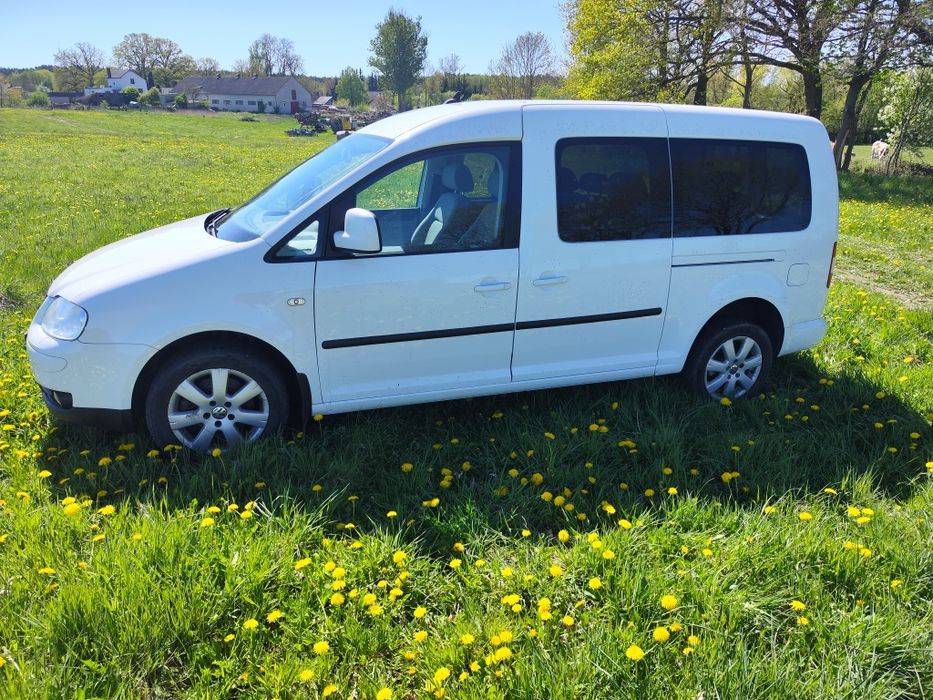 VW Caddy maxsi rok 2009  105km DSG 7-osobowy