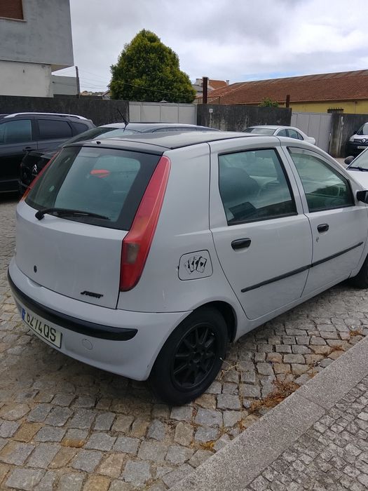 Fiat Punto 1.2  – Ano 2000 – 208.000 km