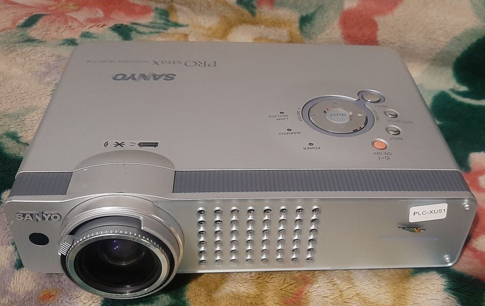 Продам проектор проектор Sanyo plc xu51