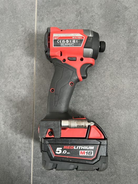 Безщітковий.Акум імпакт Milwaukee M18 FID 3