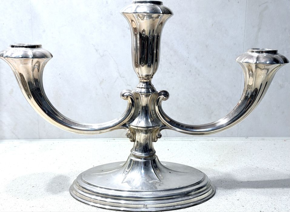 Lindo antigo castiçal de 3 lumes com banho em prata - marcado
