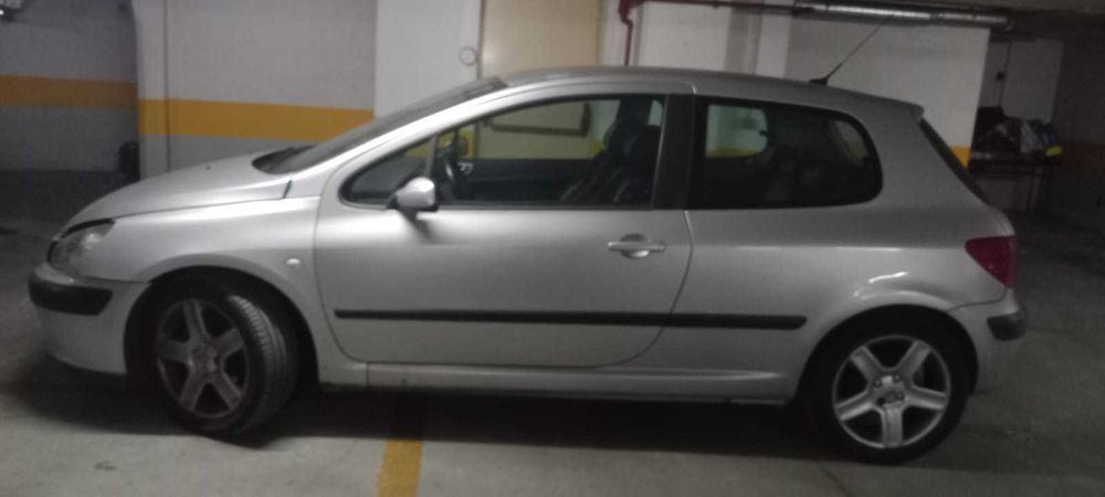 Peugeot 307 2.0 HDi 2003 Sinistrado