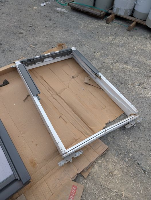 Okna dachowe Velux 78x118 uszkodzone