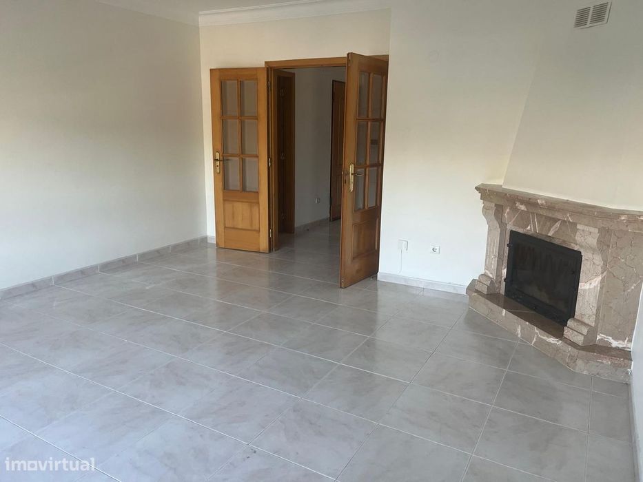 Excelente Apartamento T2 em Campinas, Belas
