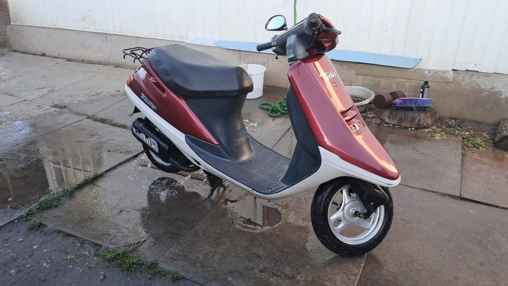 Продам скутер 2т хонда такт 24аф