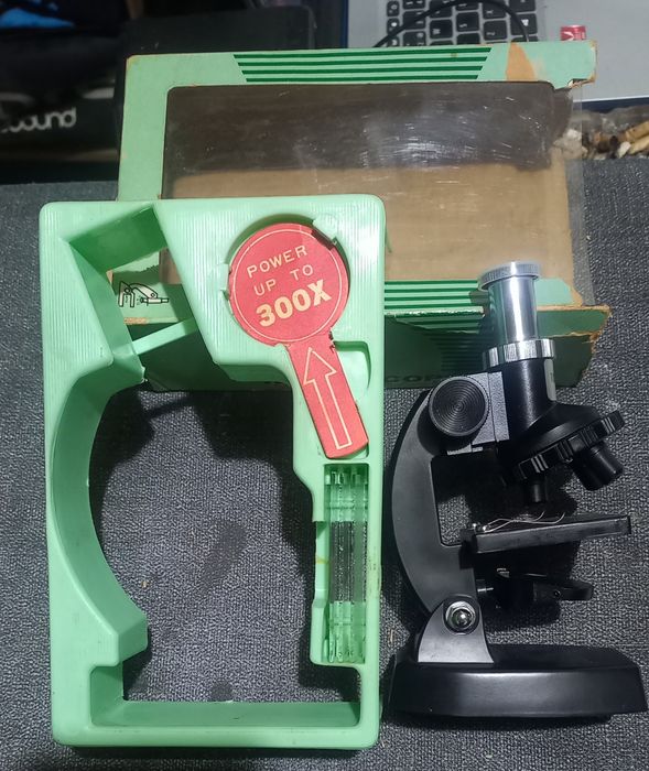 Microscópio antigo