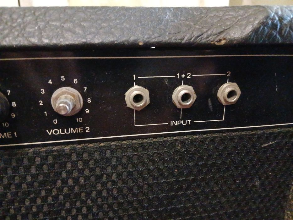 Комбопідсилювач 100 Вт, Болгарія